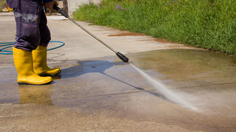 Top 3 Reasons Why You Need to Consider Pressure Washer Rental in Florida